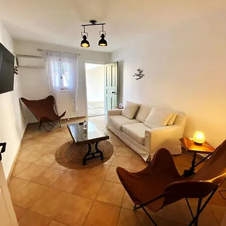 Andros 4 Seasons Villas & Suites - Agios Petros アパート *